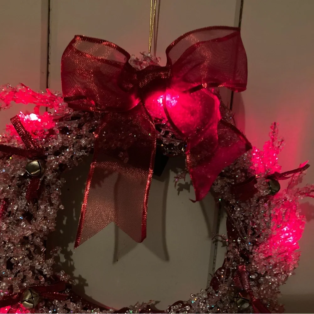 Vintage Avon 12” Majestic Holiday Lighted Wreath